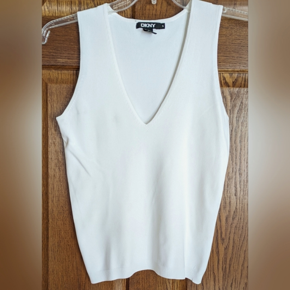 DKNY Winter White Sleeveless V-Neck Knit Tank - Size S